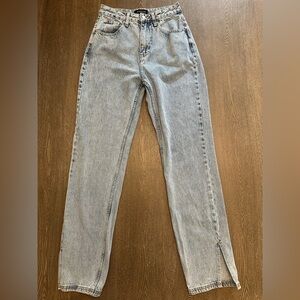 NWOT WHITE FOX DENIM LIGHT WASH SPLIT HEM JEANS - Size Small